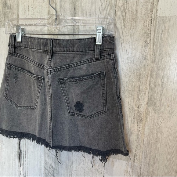 Free People We The Free Faded Black Distressed Button Fly Denim Skirt Size 24 - Picture 7 of 9